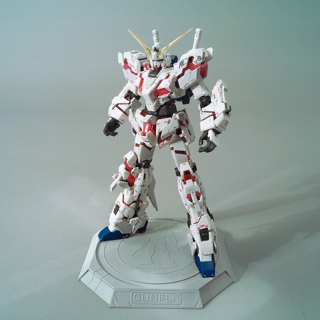 Mô Hình Gundam RG 1/144 RX-0 Unicorn Gundam Ver TWC
