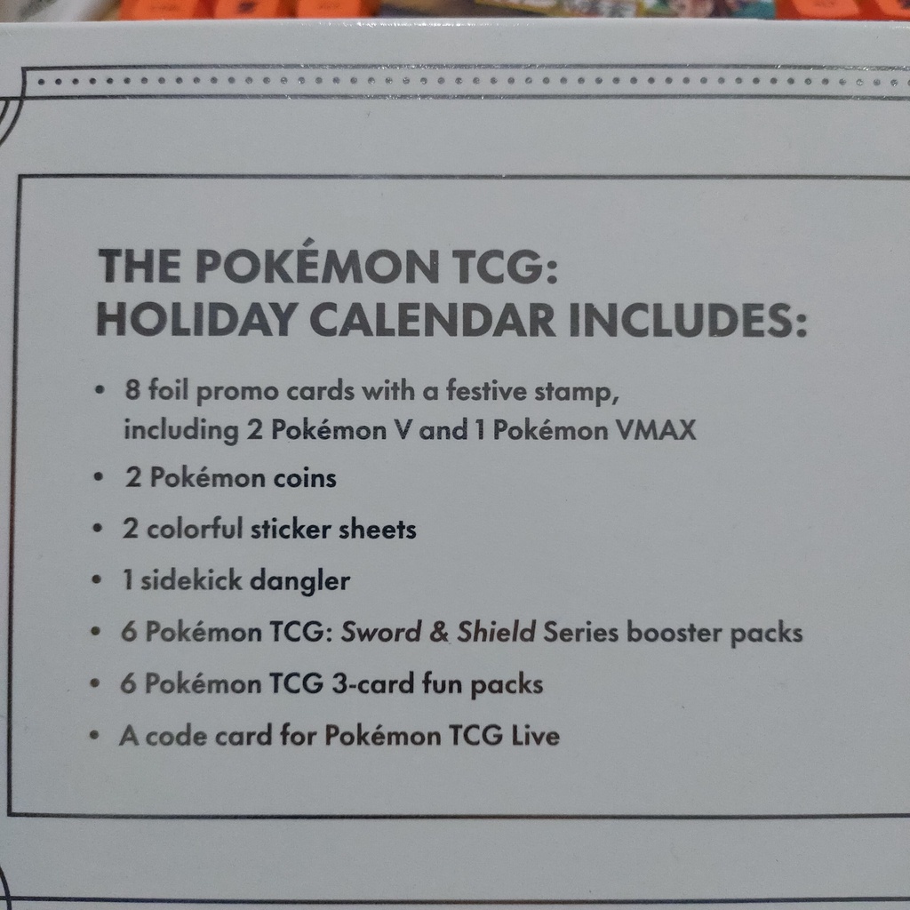 Hộp thẻ bài Pokemon lịch mùa Vọng 2022