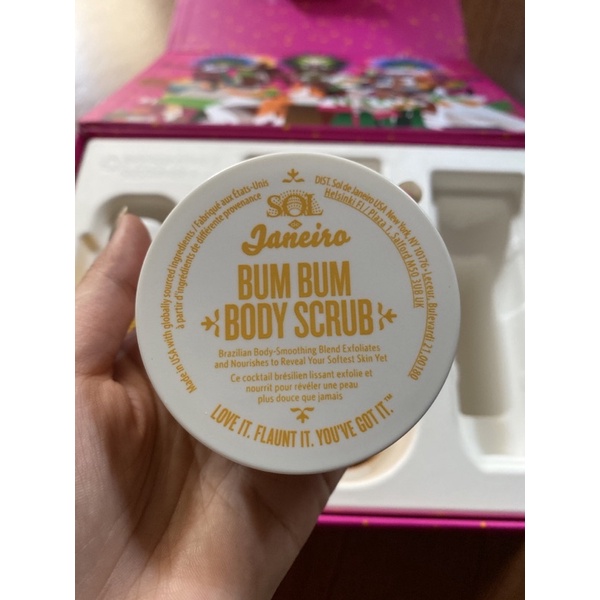 Tẩy da chết toàn thân Sol de Janeiro Bum Bum Body Scrub
