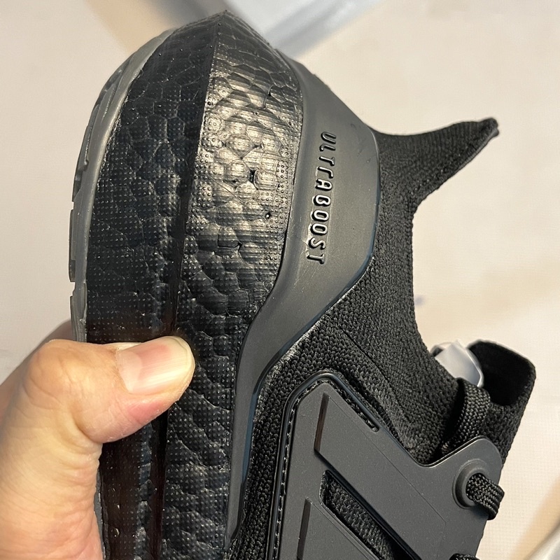 Giày thể thao Ultra Boost 8.0 Full đen bản boost nén