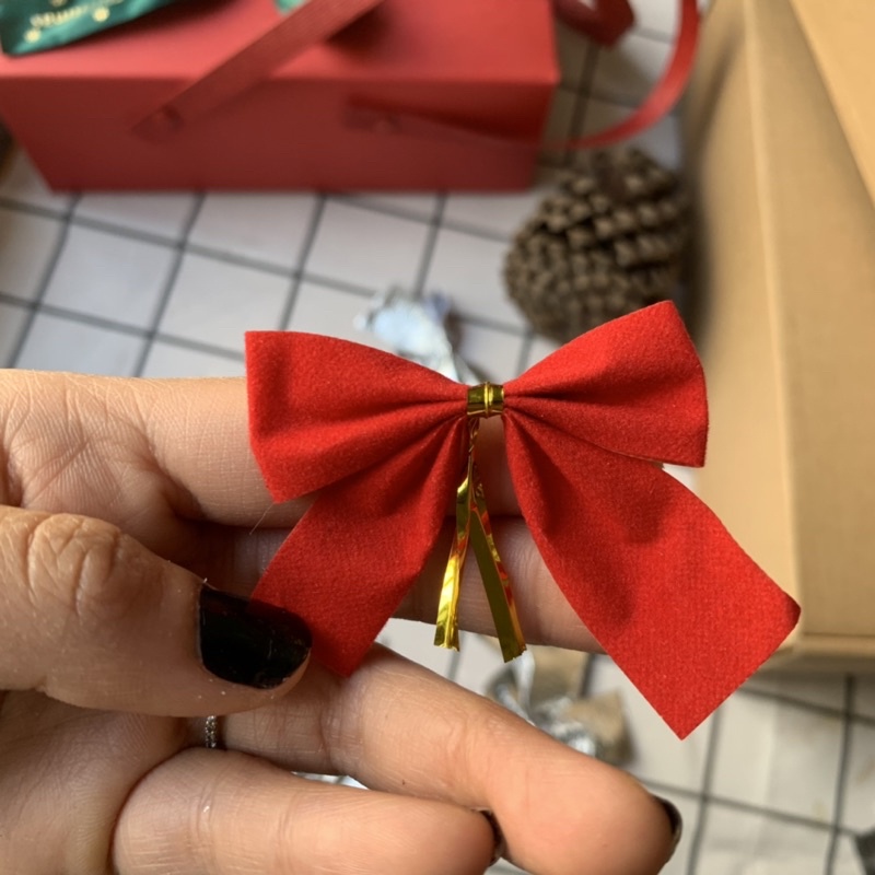 Set 12 nơ đỏ trang trí cây thông noel, trang trí giáng sinh ,trang trí nhiều dịp theo nhu cầu của mỗi người