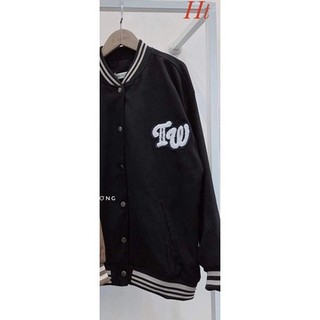 Áo bomber đen chữ TW H2A588