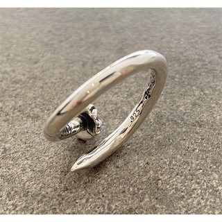 nhẫn đinh chromehearts