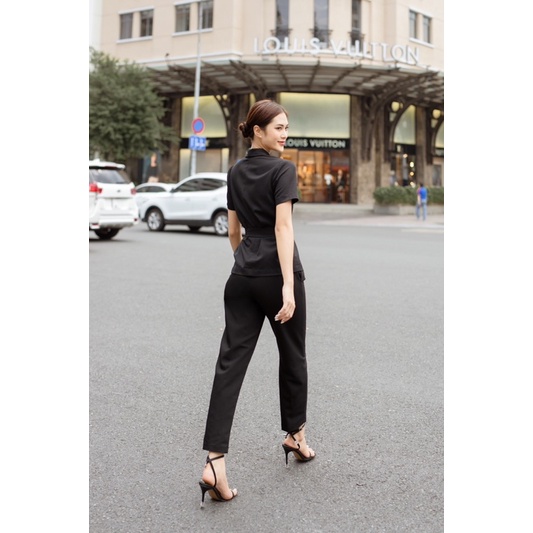 Áo clothesrack có tay cổ sam đen Sammie