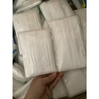 50 cái khẩu trang 4 lớp ( người lớn màu trắng)