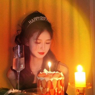 Cài Tóc Hình Vương Miện Đính Đá Lấp Lánh