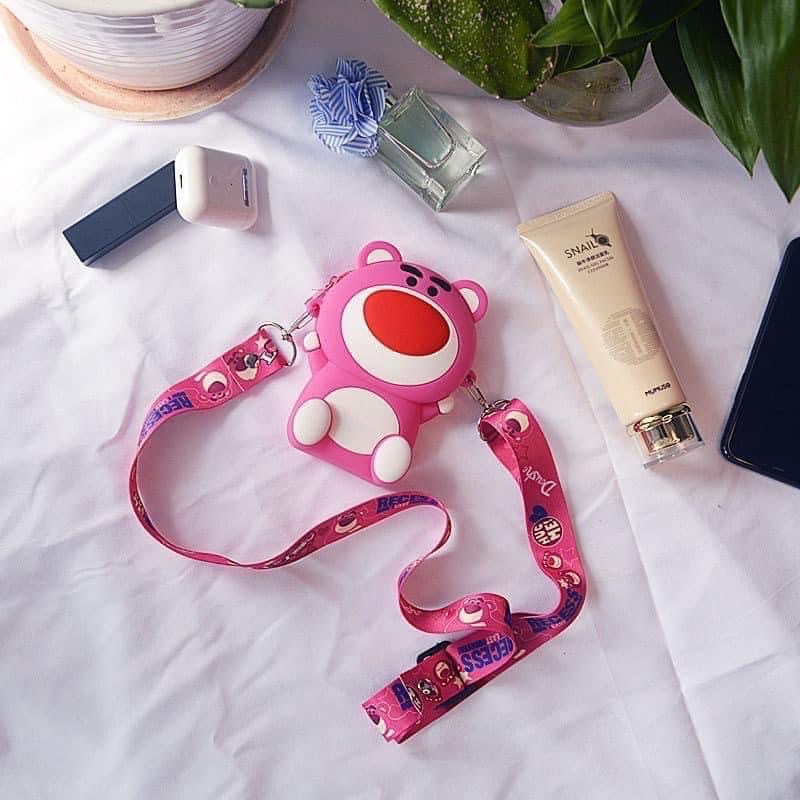 Túi Đeo Chéo Gấu Dâu Chất Liệu Silicon - Túi Gấu Cute