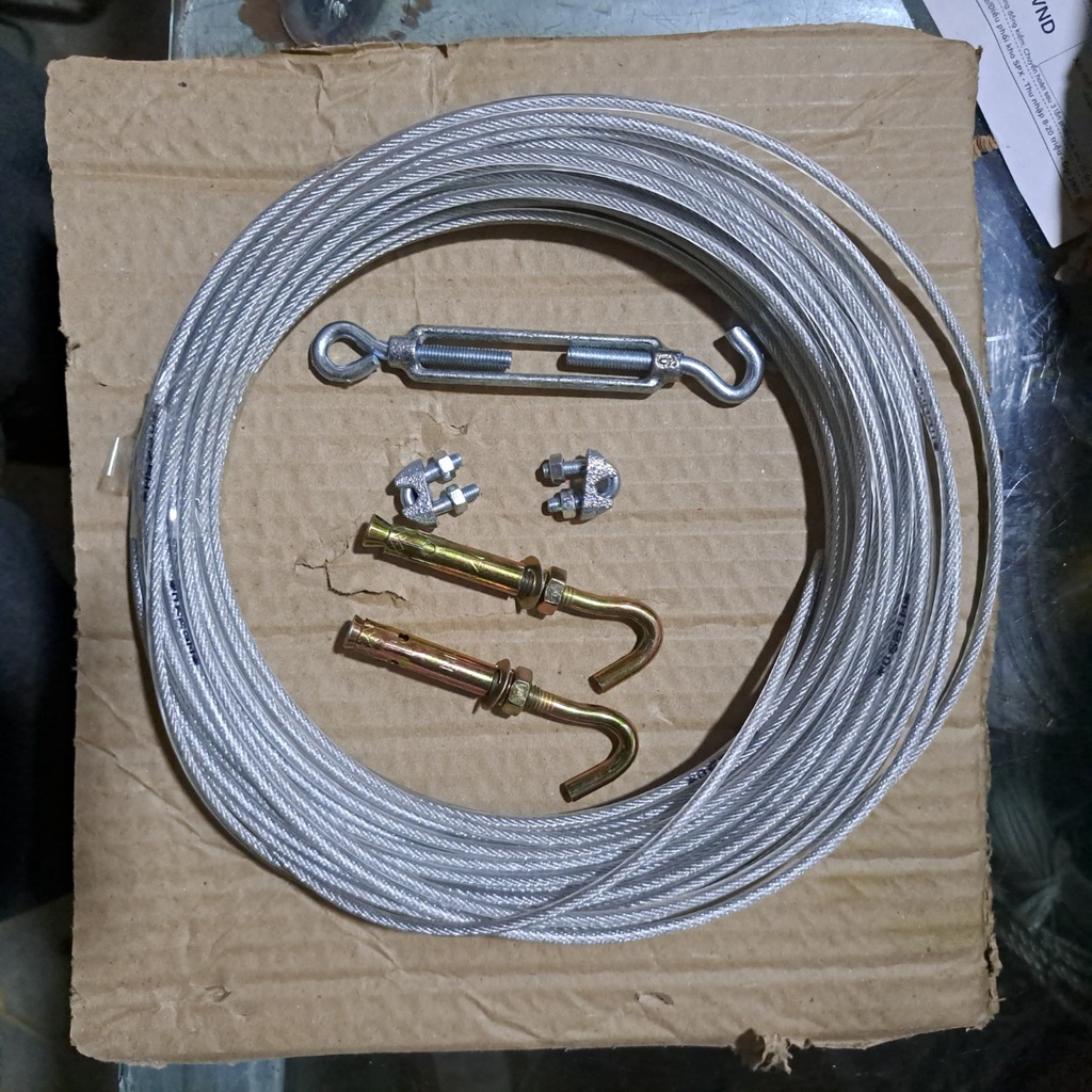 Cáp bọc nhựa 4li, 5li làm dây phơi đồ tặng kèm 2 nở móc sắt, 2 ốc siết cáp và 1 tăng đơ