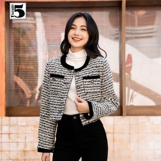 Áo khoác nữ dạ tweed form nhỏ dáng ngắn cài cúc kim loại phối viền đen Twentyfive 4262