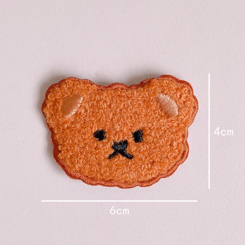 Mác gấu dán trang trí