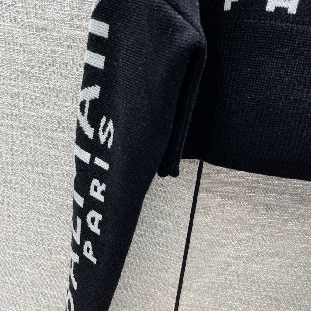 Balmain French hot girl temperament slimming sexy all-match 2022 autumn new one-character shoulder letter jacquard pullover sweater