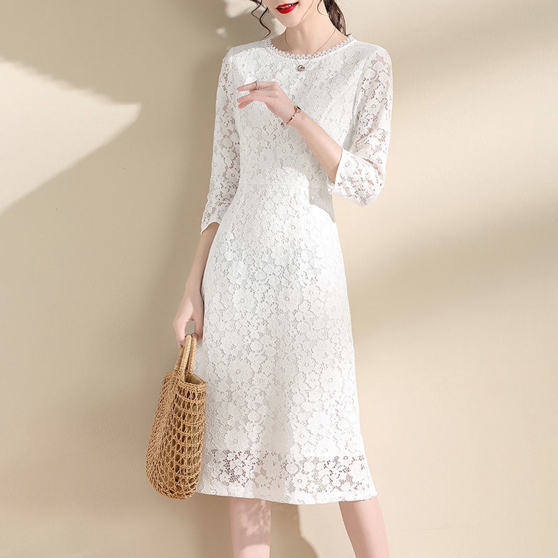 Đầm Ren Trắng Dài Vừa Sang Trọng Phong Cách Xuân Hè