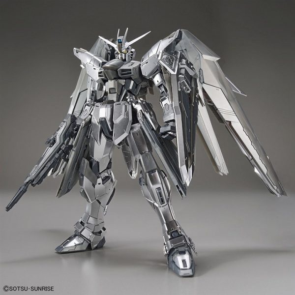 Mô hình lắp ráp Gundam MG 1/100 Freedom Gundam 2.0 - Silver Coating