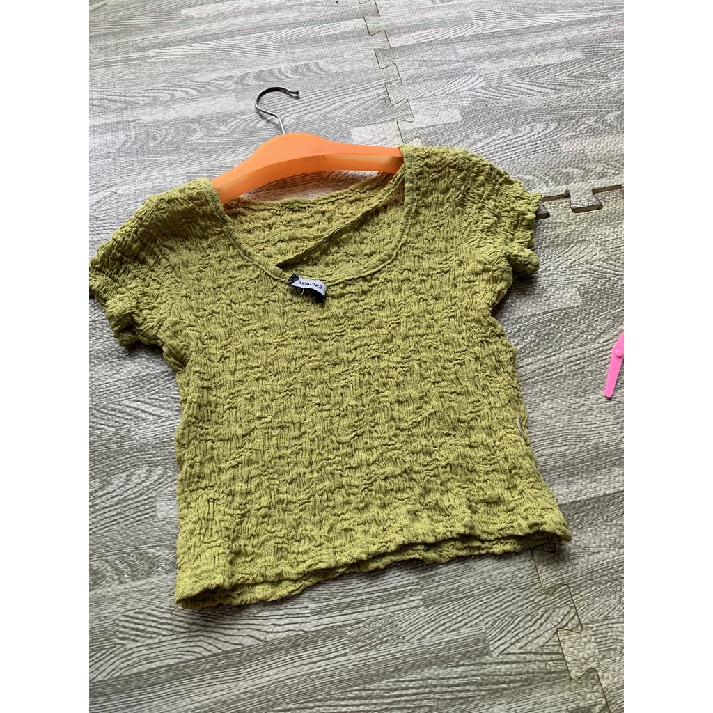 Áo croptop xốp cổ tròn