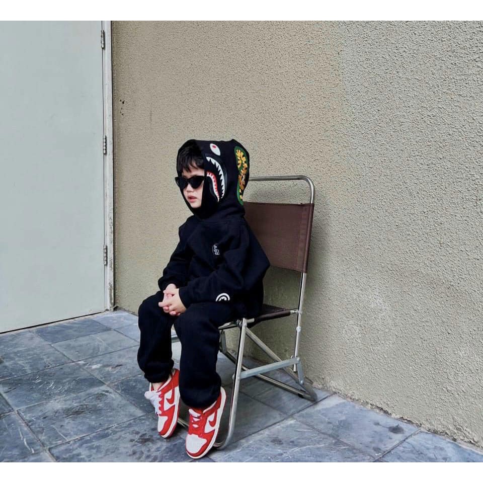 Bộ nỉ hoodie đen Bape có mũ cho bé trai 15-30kg