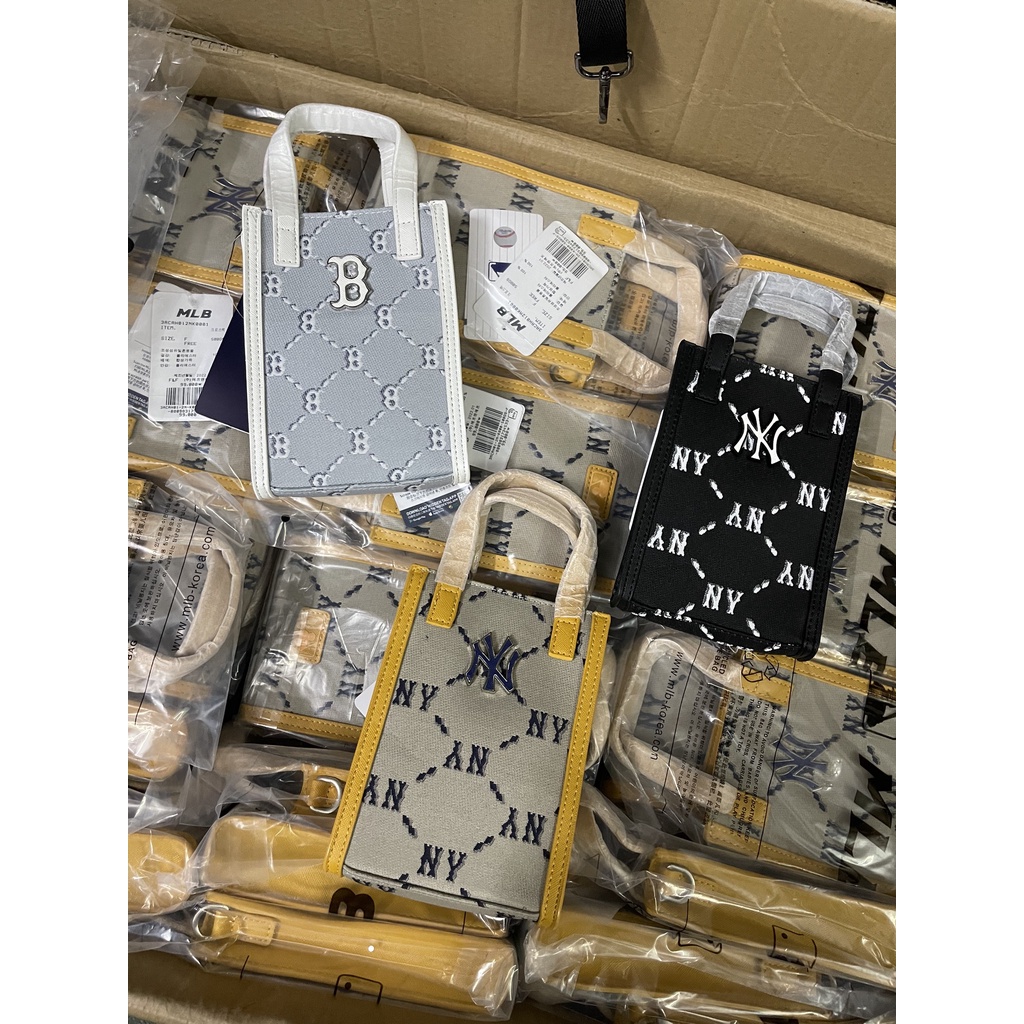 Túi MLB Monogram Handphone Crossbag Newyork Yankees - Túi MLB Đeo Chéo Đựng Điện Thoại Xuất Dư