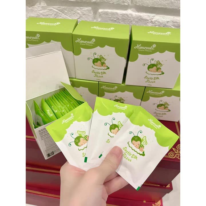 Khăn Giấy Ướt Phụ Khoa Hanayuki 1 hộp 20 miếng - Soft & Silk Tissue