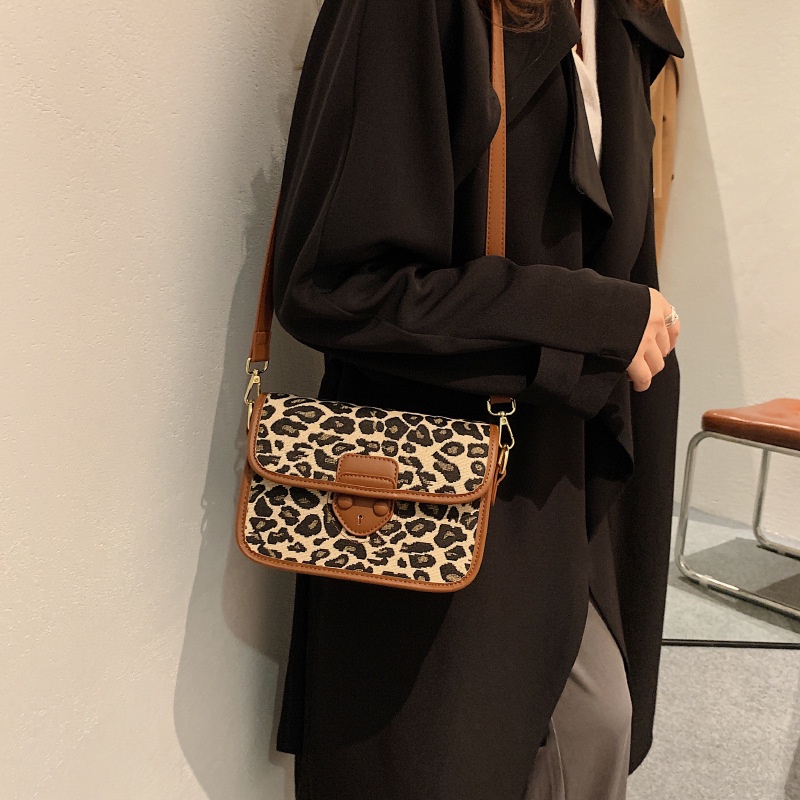 Túi Đeo Chéo Nhỏ Hình Vuông In Họa Tiết Da Báo Cổ Điển Cho Nữ