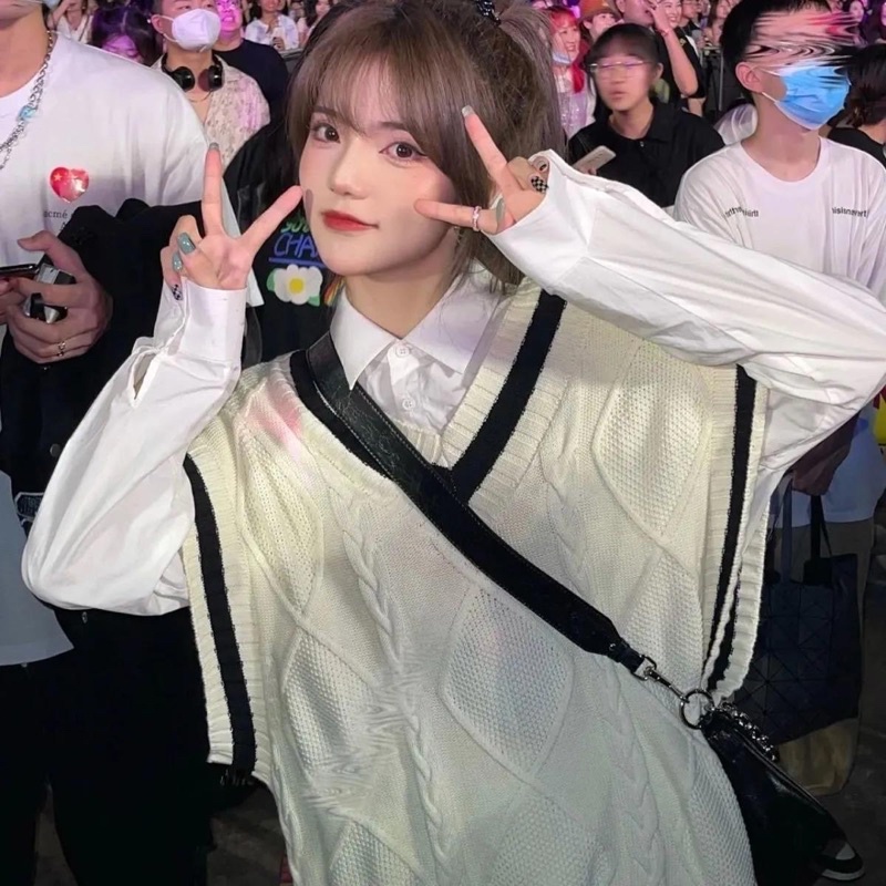 SET ÁO GILE VIỀN ĐEN KÈM ÁO SƠMI TRẮNG đơn giản nữ sinh Hàn mùa thu