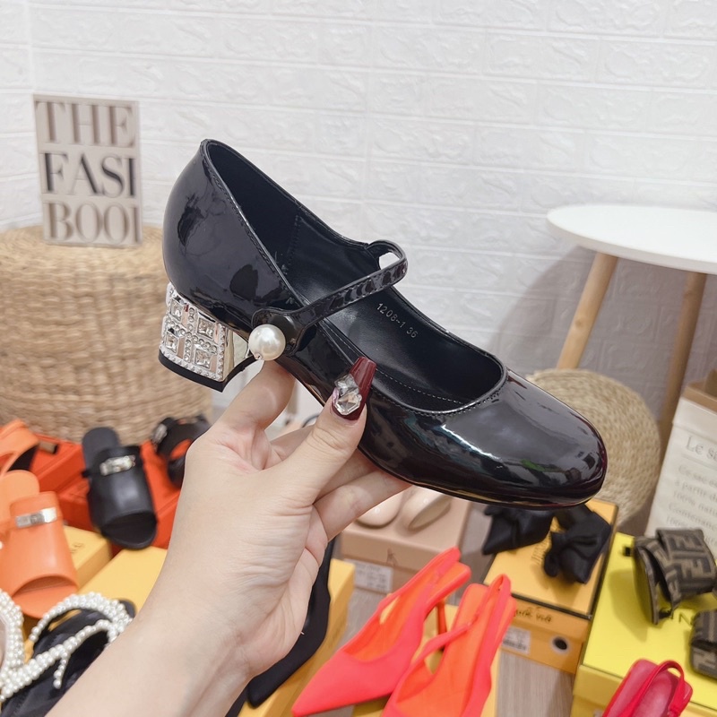 Giày nữ da bóng quai gắn hạt ngọc gót bạc Nguyên hộp hãng cao cấp