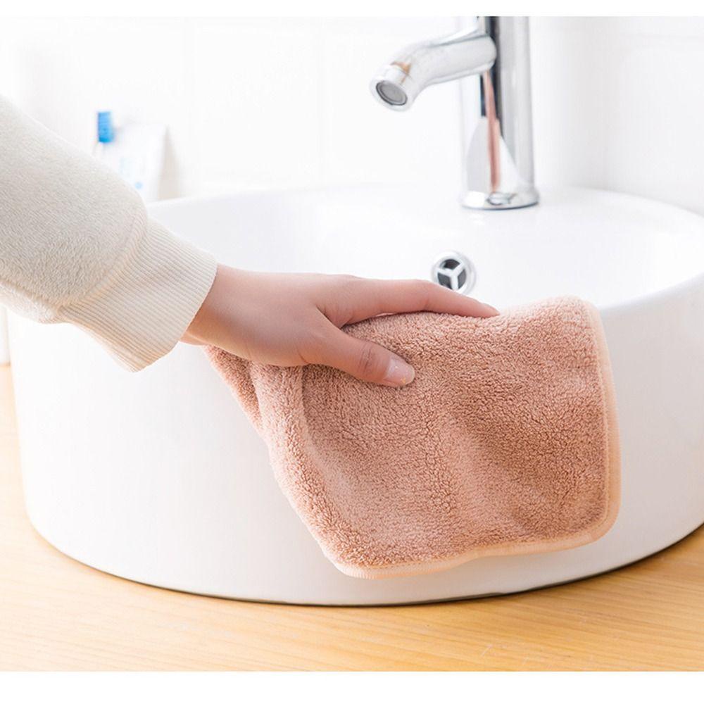 Bộ 2 Khăn Lau Tay Thấm Hút Tốt In Hình Thỏ Dễ Thương