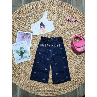 Set thiết kế áo lệch vai phối quần ống jean suông