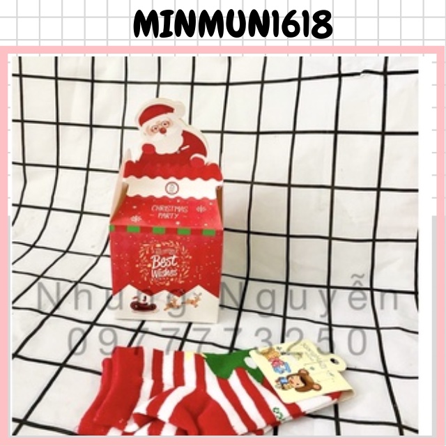 Set 1 hộp và 1 đôi tất Noel cho bé siêu xinh mùa Giáng Sinh