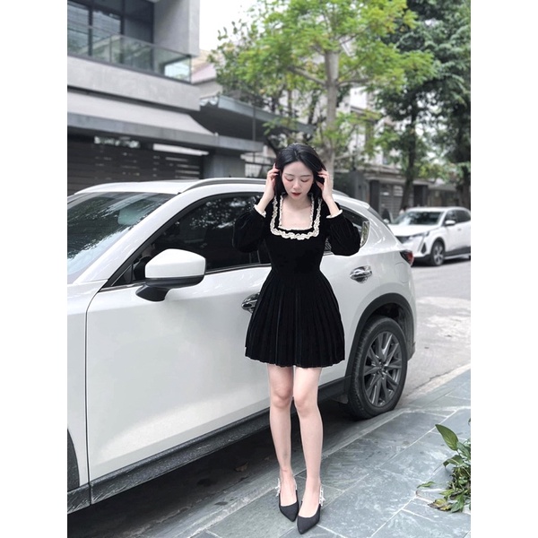 Váy Đầm Nhung Đen Cổ Vuông Viền Bèo Ren Dáng Ngắn Xếp Ly Siêu Xinh