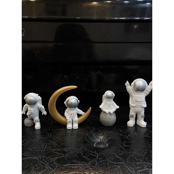 Bộ 3 mô hình nhà du hành vũ trụ trang trí ô tô nhà cửa và decor bánh kem sinh nhật
