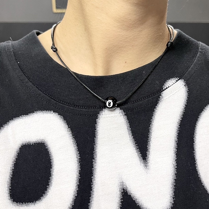 Vòng cổ dây da rút mặt số 8 bida đen