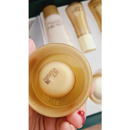 Sale tách set Kem dưỡng Su:m37° Losec Summa 20ml