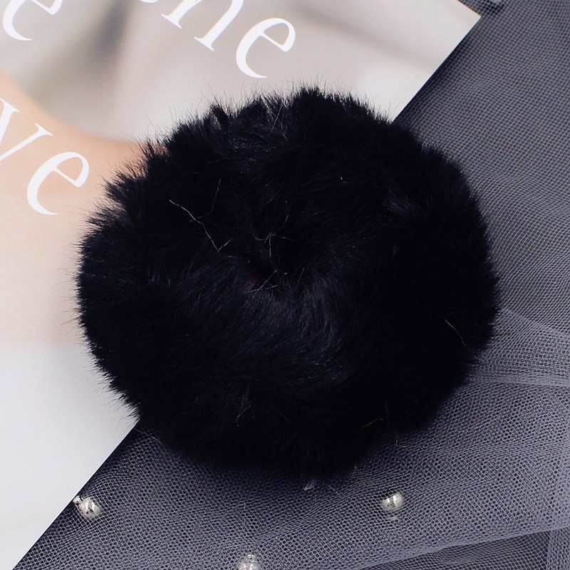 Cột tóc lông xù cho nữ