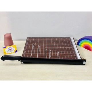 Bàn cắt giấy A4 gỗ