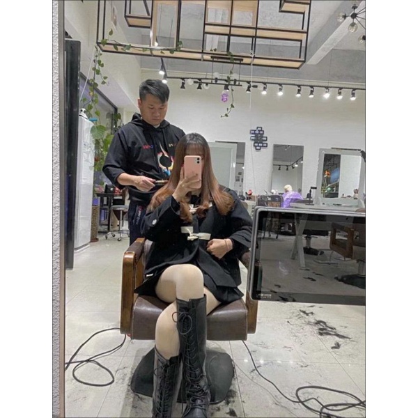 Áo khoác nỉ mỏng hai cúc cài khuy gỗ dáng ngắn