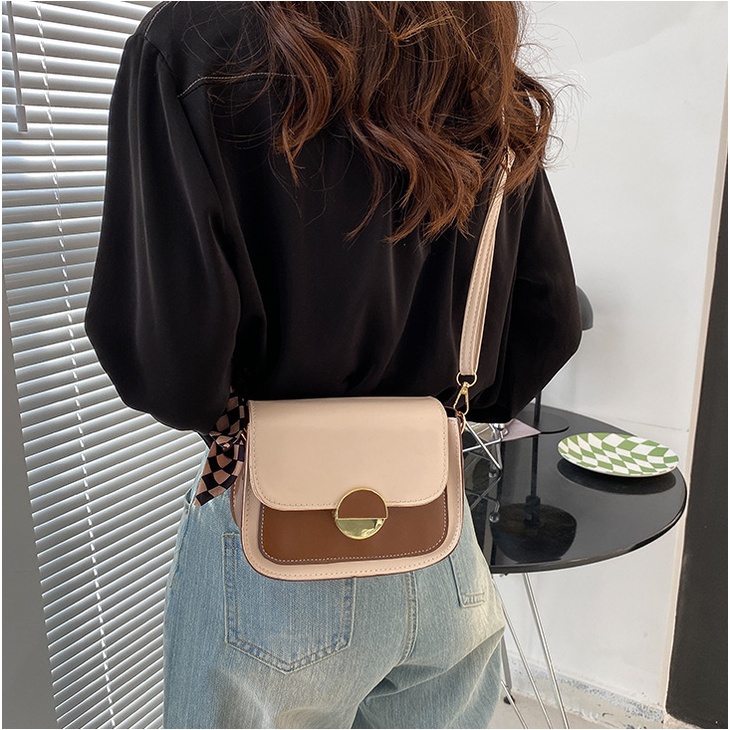 Túi xách nữ đeo chéo dây xích phối khăn tuyệt đẹp chất da dày dặn bền bỉ theo năm tháng Capucha T231