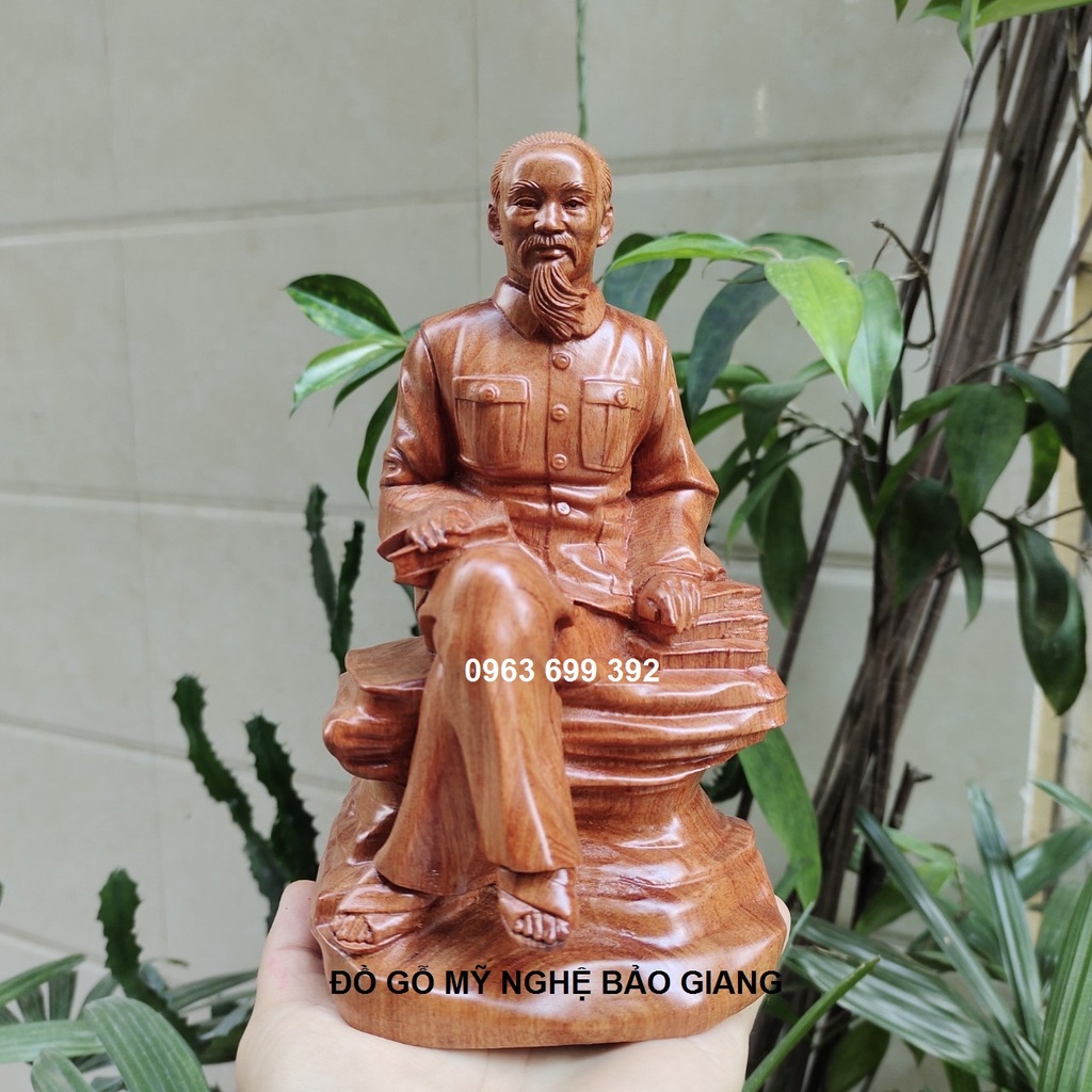 Tượng bác Hồ gỗ hương