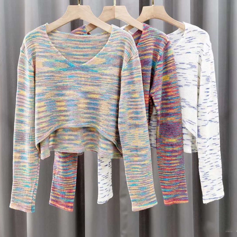 Áo Croptop Dệt Kim Tay Dài Cổ Chữ V Hoạ Tiết Kẻ Sọc Cầu Vồng