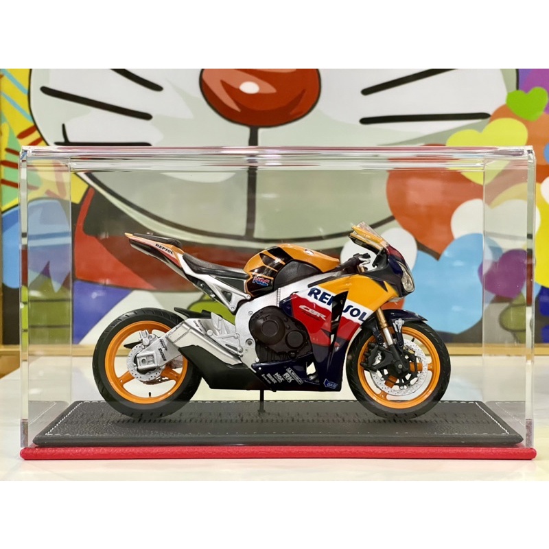 Hộp Mica Đế Da Trưng Bày Mô Hình Xe Motor 1:12