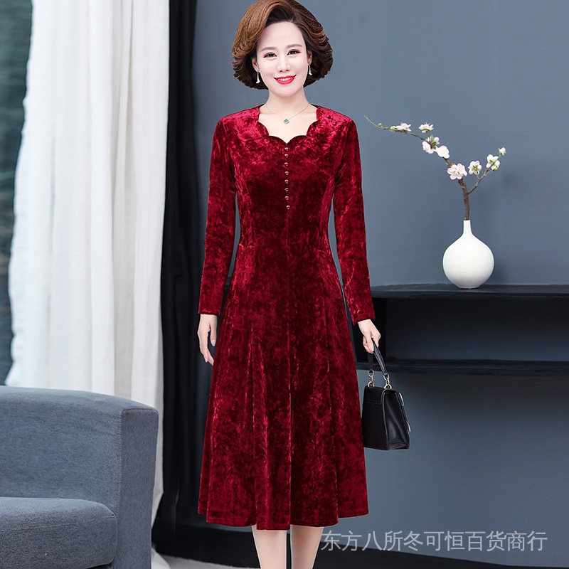 Đầm Nhung Vàng Phong Cách Thời Trang Xuân Thu Mới Cho Phụ Nữ Trung Niên