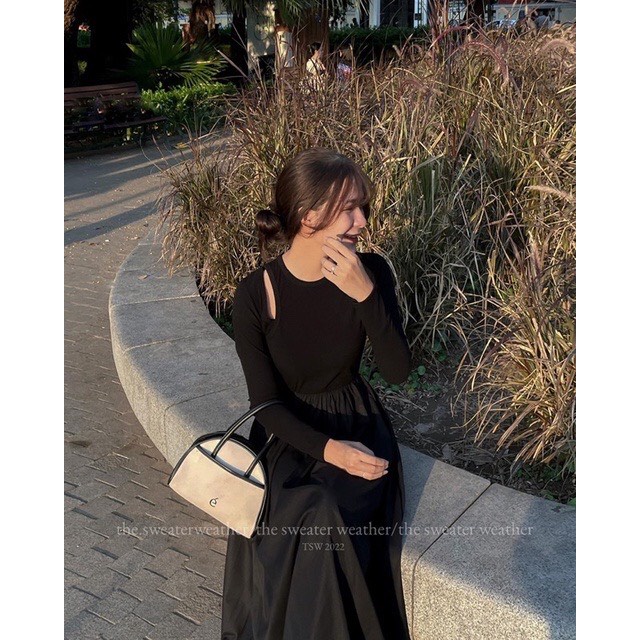 Váy dài khoét vai dáng xòe phần trên ôm body phần váy chất vải thô mềm dài tay style hàn quốc 1SIZESHOP