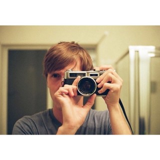 Máy ảnh phim yashica eletro 35