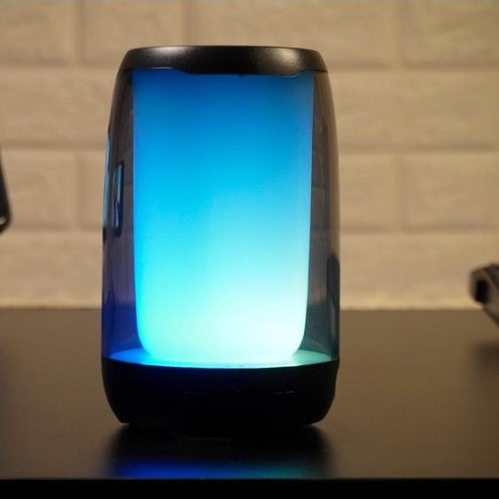 Loa bluetooth có đèn led sạc pin nghe nhạc hay kiêm đèn ngủ Pluse 4