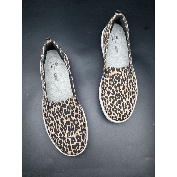 Clarks slip on form chân 37