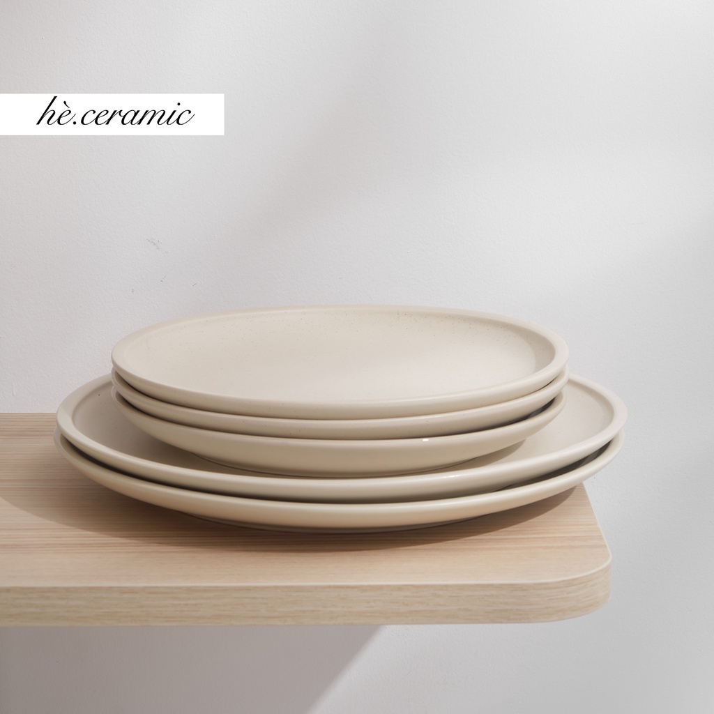 HÈ.CERAMIC / Dĩa gốm sứ MOON men mờ màu be có hạt liti phong cách đơn giản cho lối sống tối giản.