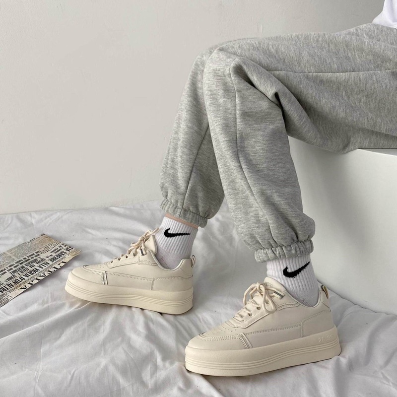 Giày Thể Thao Nam Nữ 2 Màu Trắng/Kem Dây Ngang Ulzzang Style