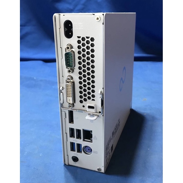 Cây máy tính Fujitsu ESPRIMO Q556/R Core i5-7500, 8gb ram, 256gb SSD, kích thước siêu nhỏ gọn