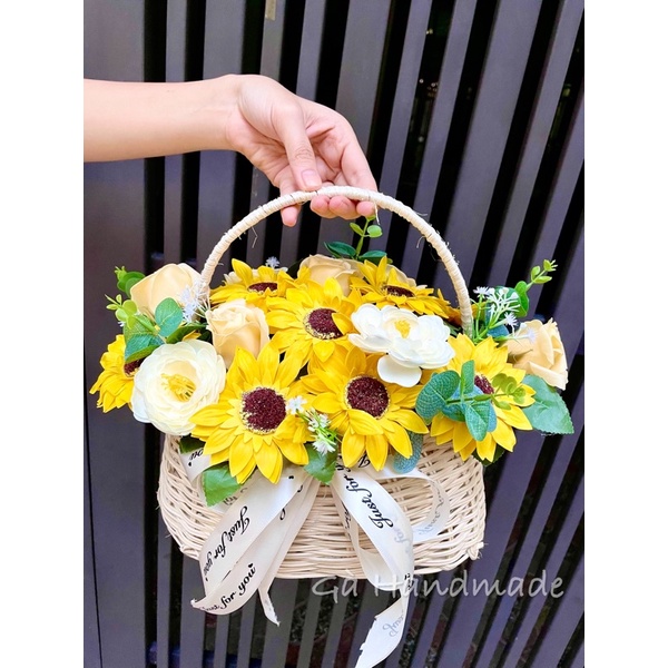 Giỏ hoa hướng dương sáp thơm cao cấp phù hợp làm quà tặng bà,mẹ,cô dịp lễ nhà Gà Handmade Tp Vinh