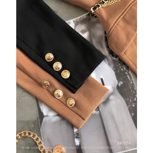 Áo váy cổ vest đính cúc