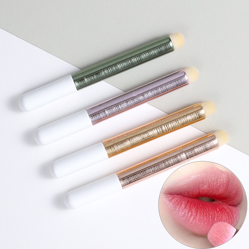 1 Cọ Trang Điểm Môi Không Nhòe Đa Năng Tiện Dụng