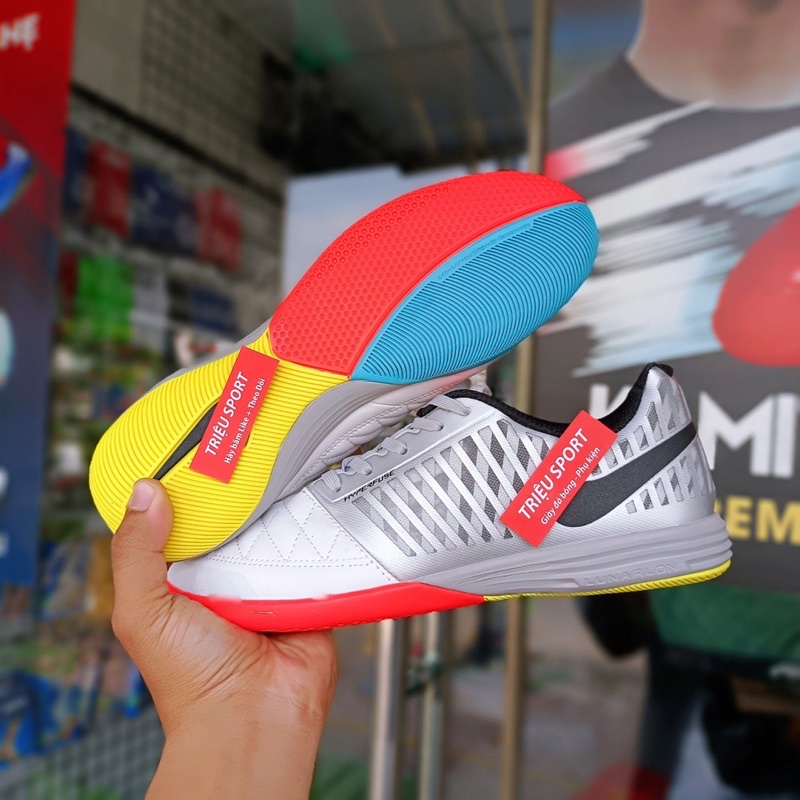 Giày bóng đá Lunar Gato Ic